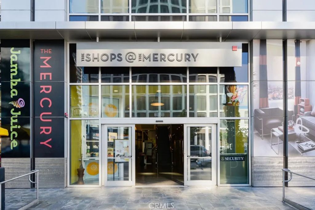 Image 1 of property listing at 3810 Wilshire Boulevard 805, Los Angeles, CA 90010