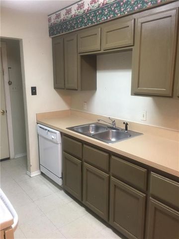 4706 Sandage Avenue, Fort Worth, TX 76115