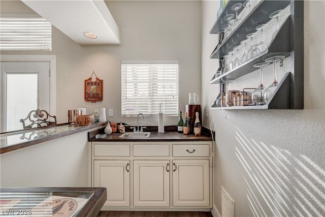 2404 Legacy Island Circle, Henderson, NV 89074