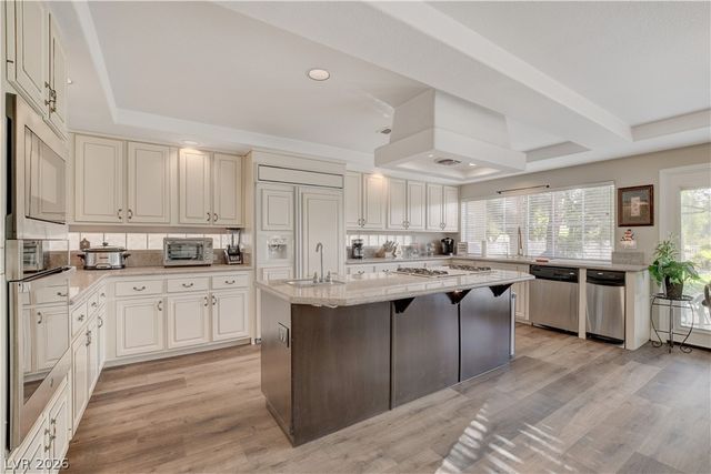 2404 Legacy Island Circle, Henderson, NV 89074