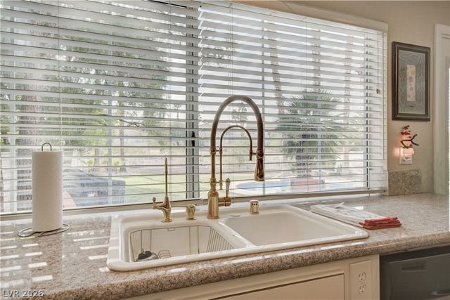 2404 Legacy Island Circle, Henderson, NV 89074