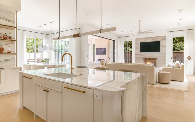 9102 Bluff Hollow Court, Dallas, TX 75220