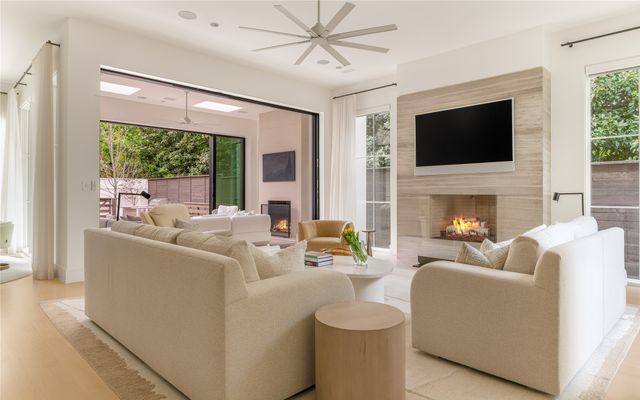 9102 Bluff Hollow Court, Dallas, TX 75220