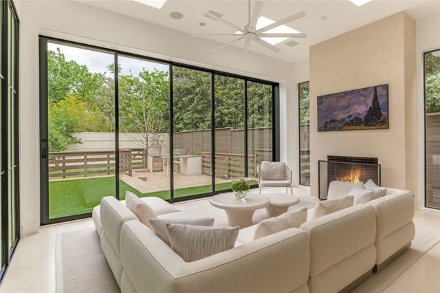 9102 Bluff Hollow Court, Dallas, TX 75220