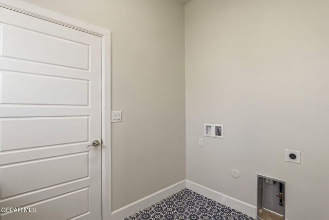 972 PELLEGRINO Avenue, El Paso, TX 79932