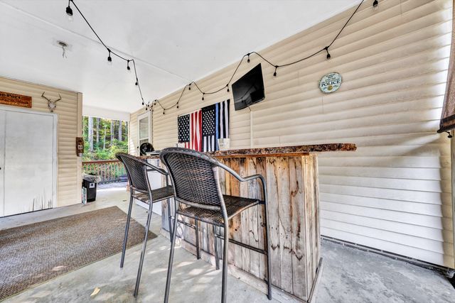 55 Beachview LN, Troutville, VA 24175