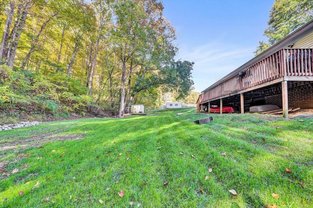 55 Beachview LN, Troutville, VA 24175