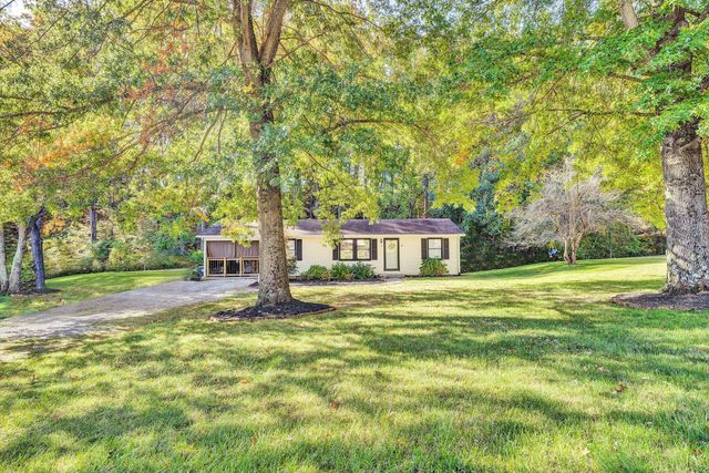 55 Beachview LN, Troutville, VA 24175