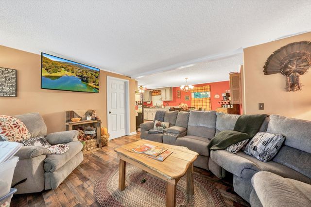 55 Beachview LN, Troutville, VA 24175