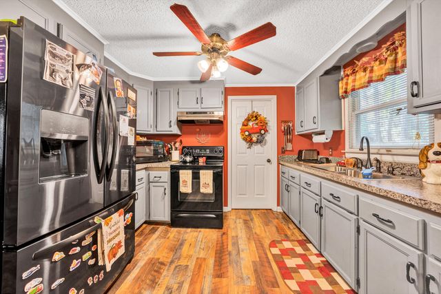 55 Beachview LN, Troutville, VA 24175