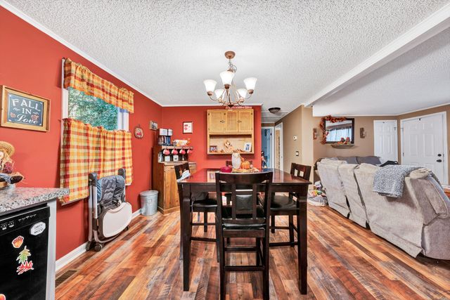 55 Beachview LN, Troutville, VA 24175