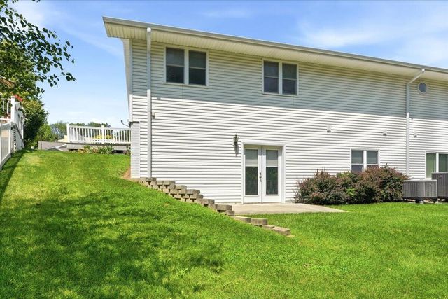 105 E DEER Lane, Plattsmouth, NE 68048