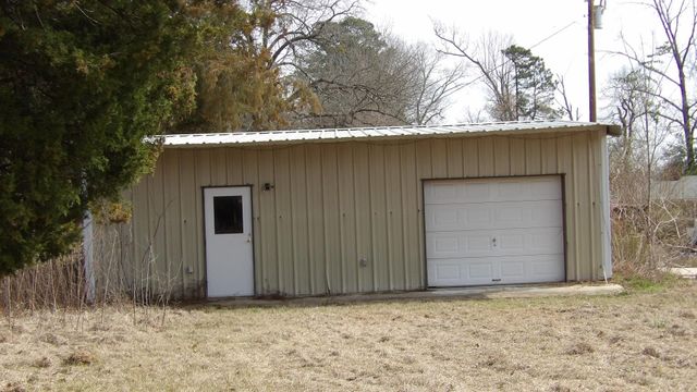 8779 TX HWY 11, Hughes Springs, TX 75656