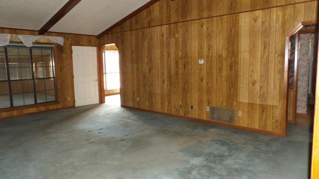 8779 TX HWY 11, Hughes Springs, TX 75656