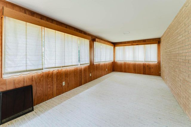 2897 OMRO ROAD, Oshkosh, WI 54904