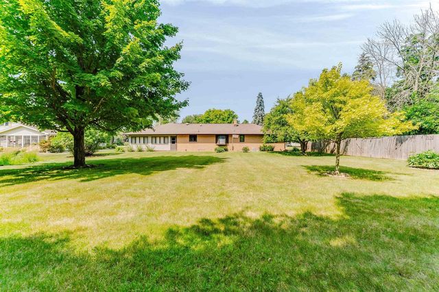 2897 OMRO ROAD, Oshkosh, WI 54904