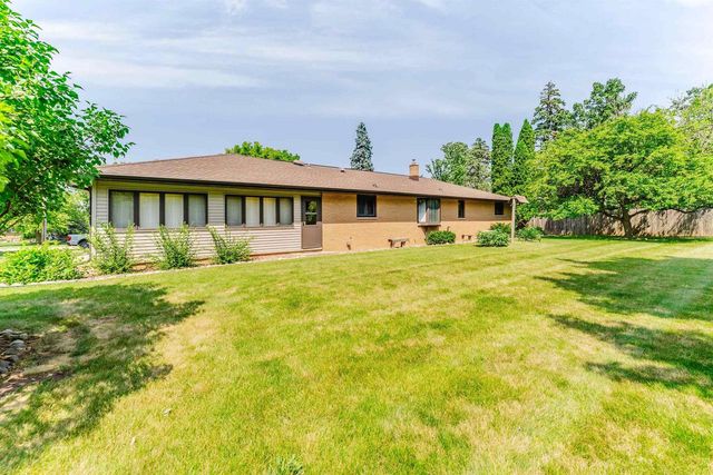 2897 OMRO ROAD, Oshkosh, WI 54904
