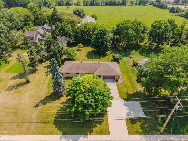 2897 OMRO ROAD, Oshkosh, WI 54904