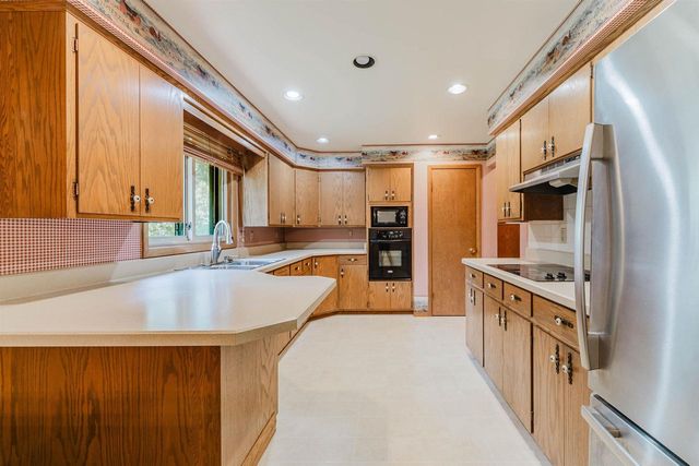 2897 OMRO ROAD, Oshkosh, WI 54904