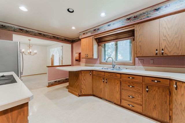 2897 OMRO ROAD, Oshkosh, WI 54904