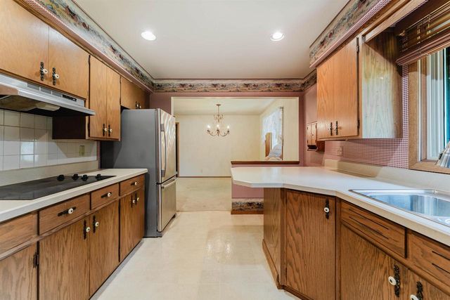 2897 OMRO ROAD, Oshkosh, WI 54904