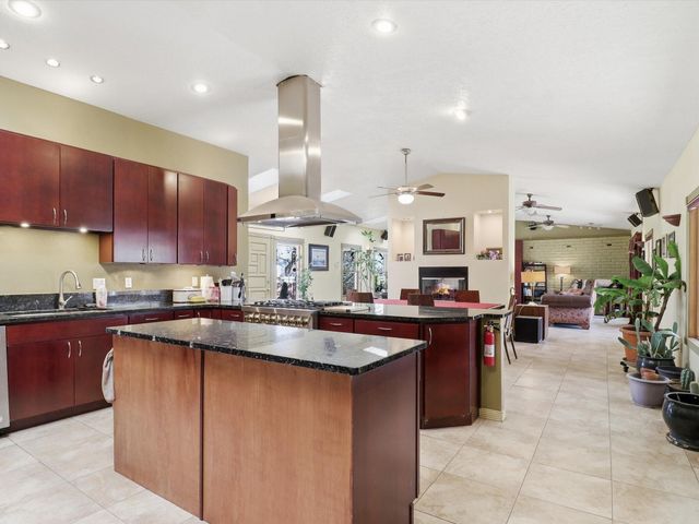 07 Wildwood Lane, Peralta, NM 87042