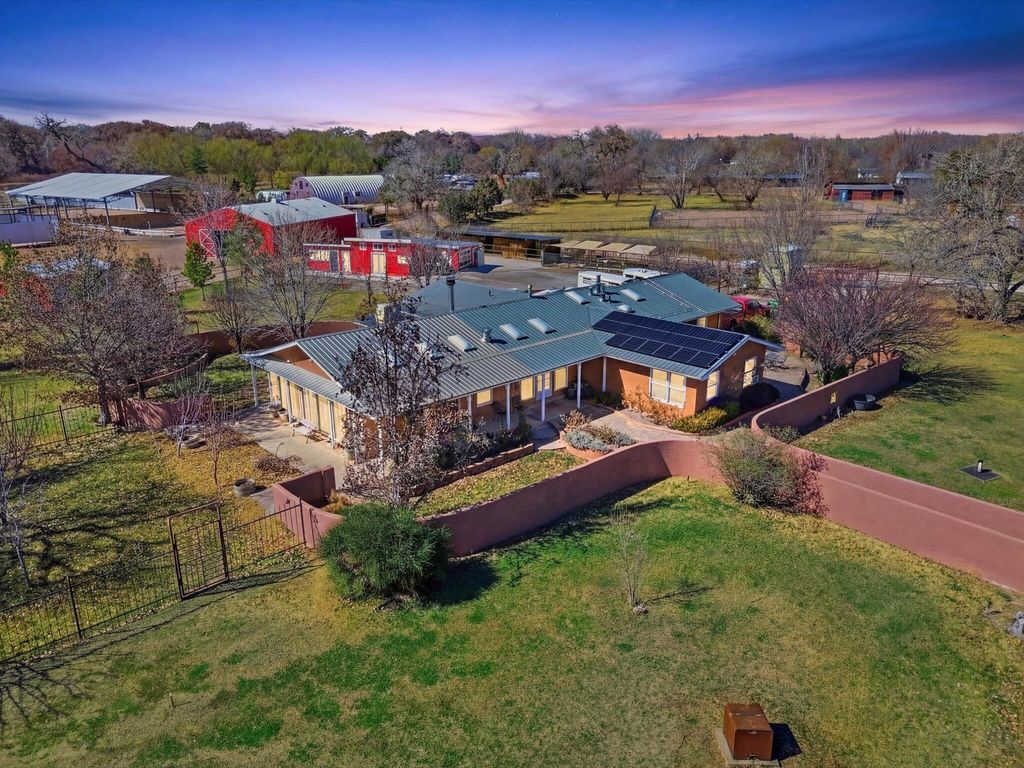 Image 1 of property listing at 07 Wildwood Lane, Peralta, NM 87042