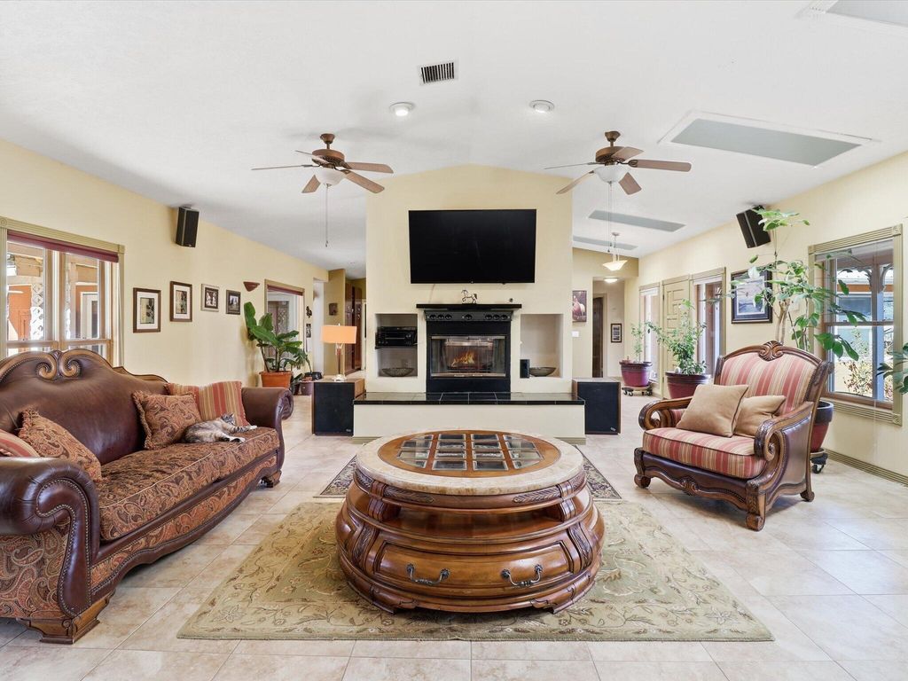 Image 12 of property listing at 07 Wildwood Lane, Peralta, NM 87042