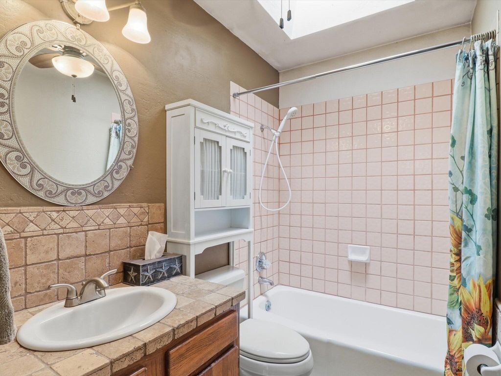 Image 26 of property listing at 07 Wildwood Lane, Peralta, NM 87042