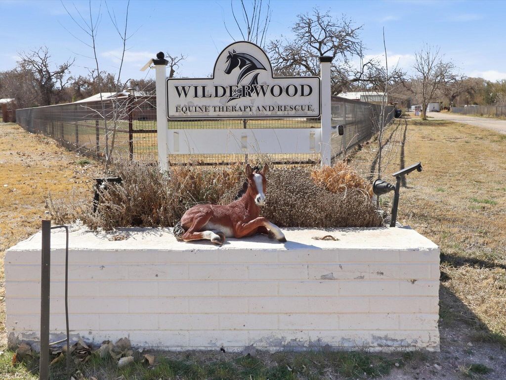 Image 5 of property listing at 07 Wildwood Lane, Peralta, NM 87042