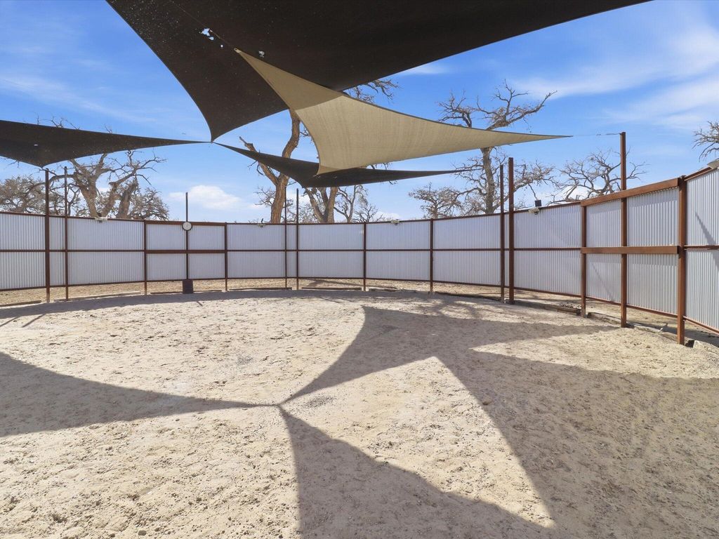 Image 54 of property listing at 07 Wildwood Lane, Peralta, NM 87042