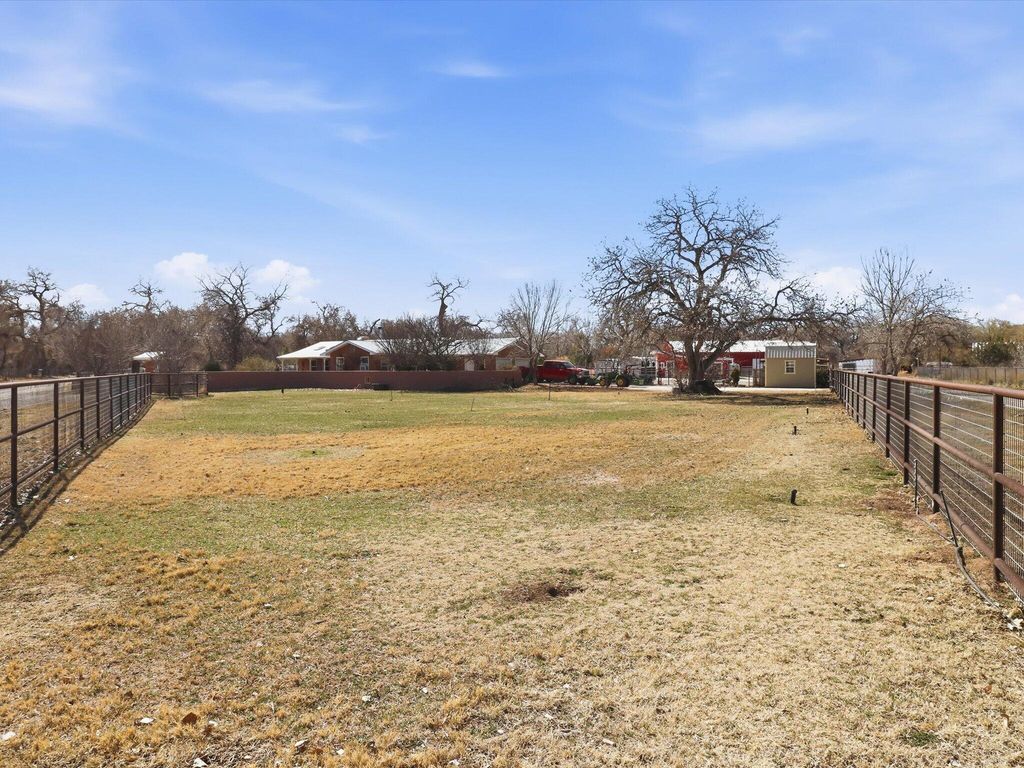 Image 56 of property listing at 07 Wildwood Lane, Peralta, NM 87042