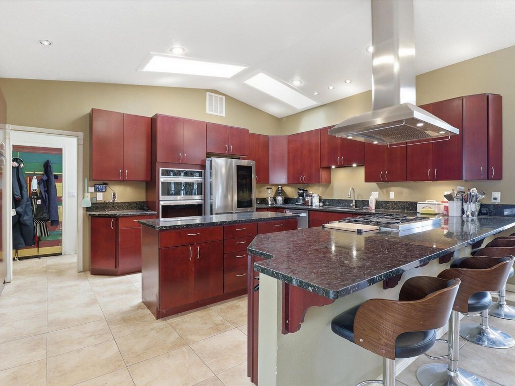 Image 9 of property listing at 07 Wildwood Lane, Peralta, NM 87042