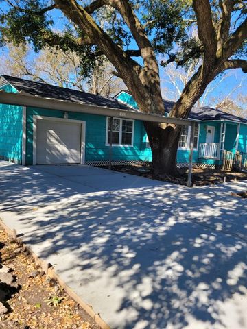 822 Retama Street, La Marque, TX 77568
