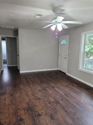 822 Retama Street, La Marque, TX 77568