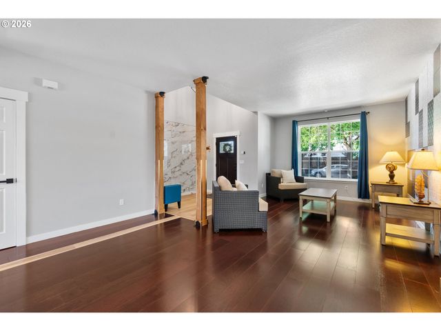 4524 Se OAKHURST St, Hillsboro, OR 97123