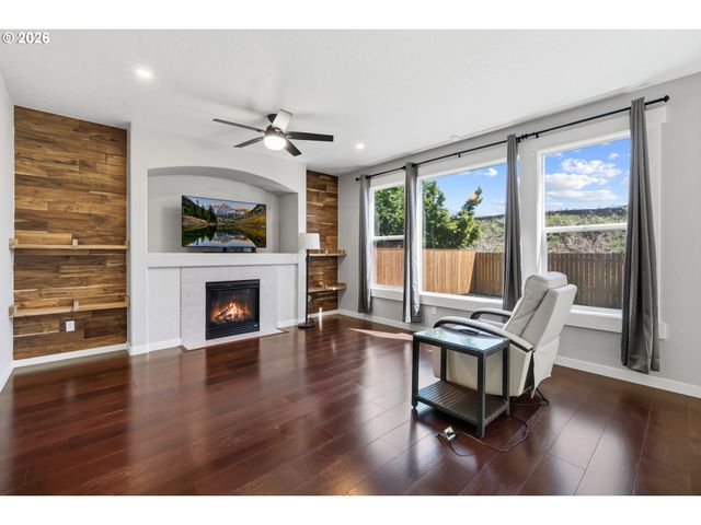 4524 Se OAKHURST St, Hillsboro, OR 97123
