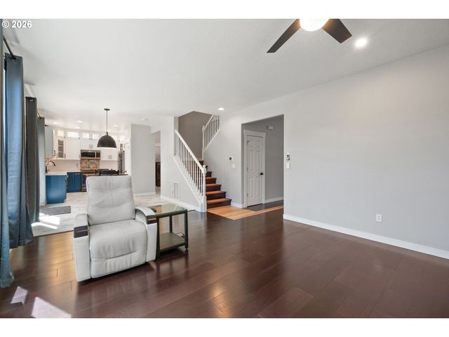 4524 Se OAKHURST St, Hillsboro, OR 97123