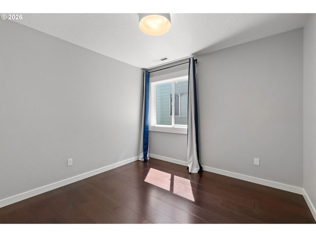 4524 Se OAKHURST St, Hillsboro, OR 97123