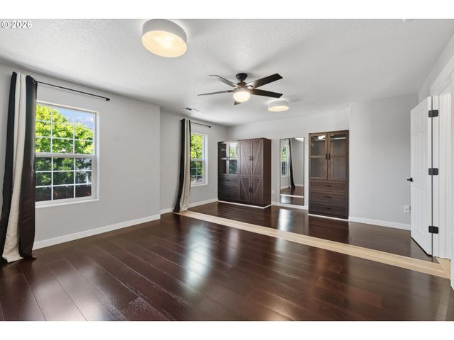 4524 Se OAKHURST St, Hillsboro, OR 97123