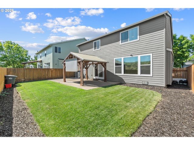 4524 Se OAKHURST St, Hillsboro, OR 97123