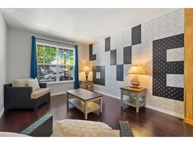 4524 Se OAKHURST St, Hillsboro, OR 97123