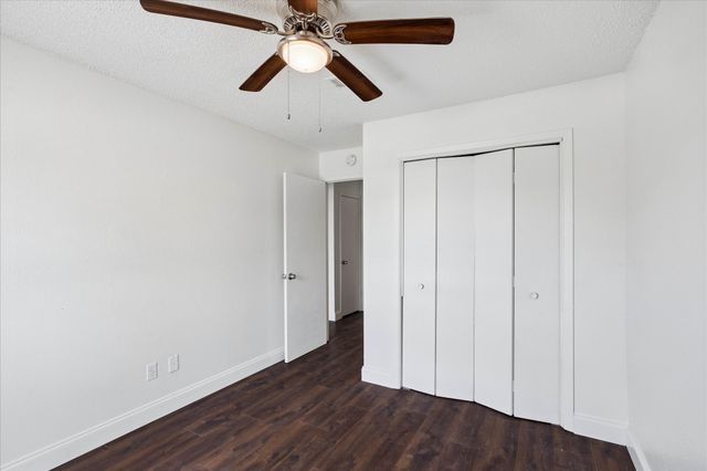 401 S Walnut Creek Drive, Mansfield, TX 76063