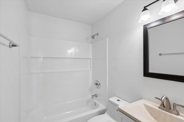 401 S Walnut Creek Drive, Mansfield, TX 76063