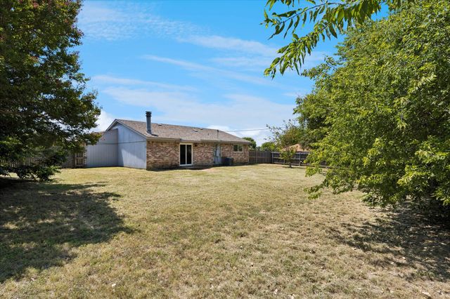 401 S Walnut Creek Drive, Mansfield, TX 76063