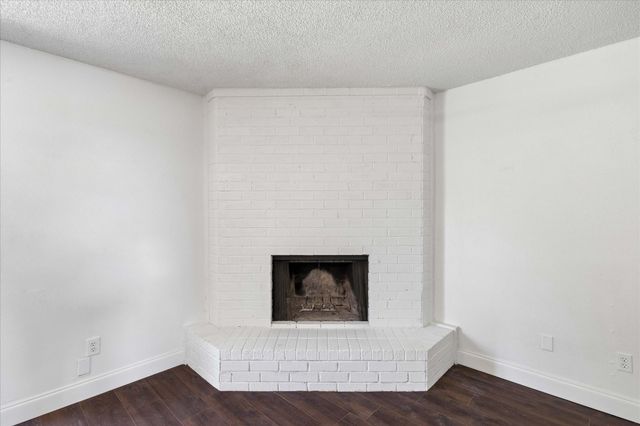 401 S Walnut Creek Drive, Mansfield, TX 76063
