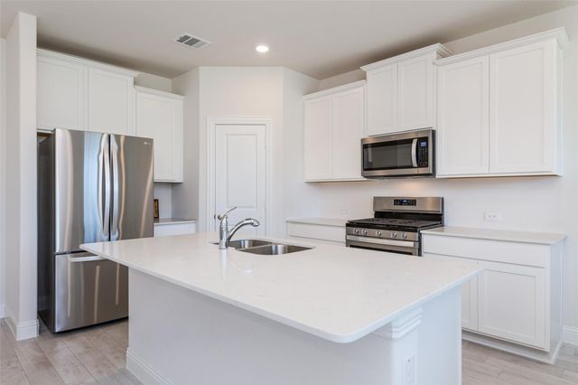 3205 Platinum Road, Aubrey, TX 76227