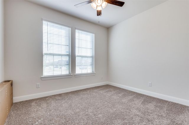 3205 Platinum Road, Aubrey, TX 76227