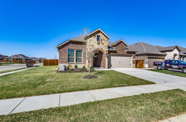 3205 Platinum Road, Aubrey, TX 76227