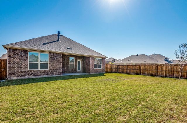 3205 Platinum Road, Aubrey, TX 76227